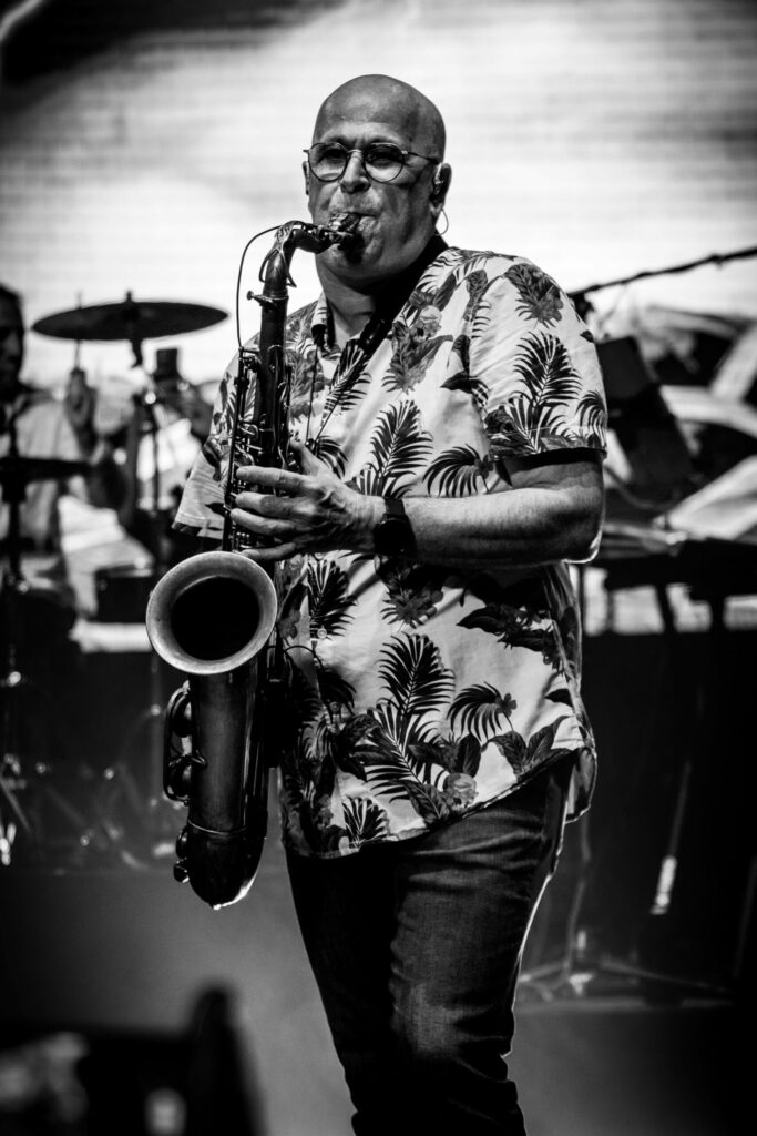 Le saxophoniste du groupe Covertramp, tribute à Supertramp.